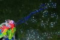 Tuban – Bubbles – Seifenblasenflüssigkeit – 5 Liter-Kanister – Seifenblasen – Blasen – Flüssigseife – Für kleine und große Seifenblasen