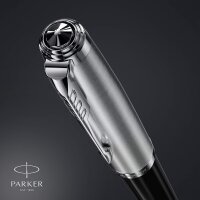 Parker 51 Füller | Schwarzer Schaft mit Chromfarbenen Zierteilen | Füllfederhalter Mittlere Spitze mit Schwarzer Tintenpatrone | Geschenkbox