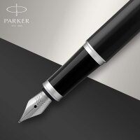 Parker IM Füller | schwarze Lackierung mit Chromzierteilen | Füllfederhalter Feine Spitze | Geschenkbox