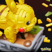 Mattel Mega Construx HGC23 - Pokémon Motion Pikachu, bewegliches Bauset, Sammler-Figur mit 1095 Teilen, Konstruktions-Spielzeug für Erwachsene und Kinder ab 12 Jahren