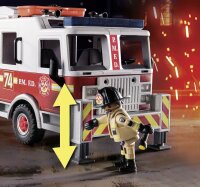 PLAYMOBIL City Action 70935 Feuerwehr-Fahrzeug: US Tower Ladder mit Wasserpumpe, Schlauch und Pumpkolben, Blinklicht und US Sirenen-Sound, ab 5 Jahren