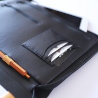 Rhodia 168116C - Konferenzmappe Rhodiarama 25,5x34 cm, mit Etui, dehnbare Haupttasche, 2 flache Reißverschlusstaschen, Kartenfächer, Stiftehalter, Cover aus Kunstleder schwarz, 1 Stück